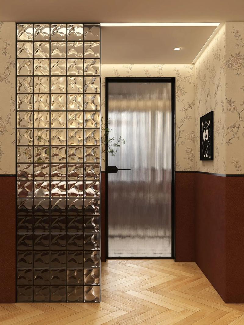 濃郁復古衛生間 玻璃隔斷美翻了！